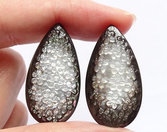 Black Lip Mother of Pearl Shell MOP Hand carved Flower Drops 15x28 mm One Pair F6780