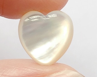 White Mother of Pearl Full drilled or Half Drilled Hearts 10 mm Different quantities available C8343
