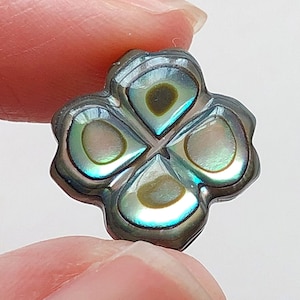 Abalone Shell Four Leaf Clover Beads 12x12 mm C8431