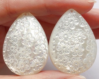 White Mother of Pearl MOP Shell Carved Flower Pear Drops with Drilled holes 22x30x6 mm One Pair or One Piece C6256