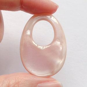 Grote Roze Parelmoer Oval Hanger 25x35 mm met Large Hole C8357