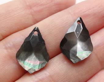 Black Lip Mother of Pearl Shell MOP Fancy Pear Cut Drops with Drilled Hole 11x16x5 mm One Pair C8372