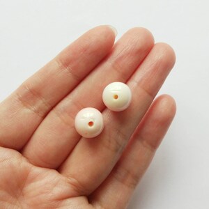 Pale Light Pink Peach Queen Conch Shell Smooth 8 mm or 12 mm Half Drilled Rounds One Pair C5122 image 2