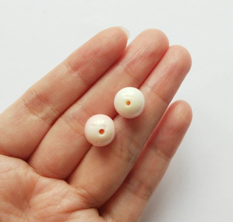 Pale Light Pink Peach Queen Conch Shell Smooth 8 mm or 12 mm Half Drilled Rounds One Pair C5122 image 2