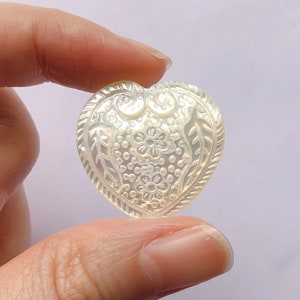 White / Black Mother of Pearl MOP 24x25 mm Hand carved Heart Cabochon One Piece C3856 C3956 image 3