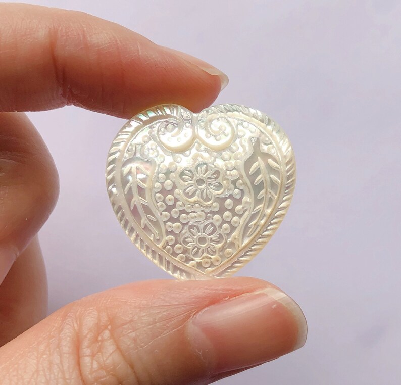 White / Black Mother of Pearl MOP 24x25 mm Hand carved Heart Cabochon One Piece C3856 C3956 image 3