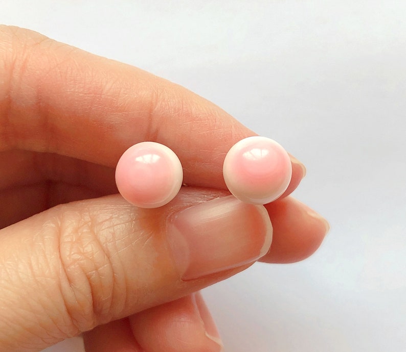 Pale Light Pink Peach Queen Conch Shell Smooth 8 mm or 12 mm Half Drilled Rounds One Pair C5122 image 4