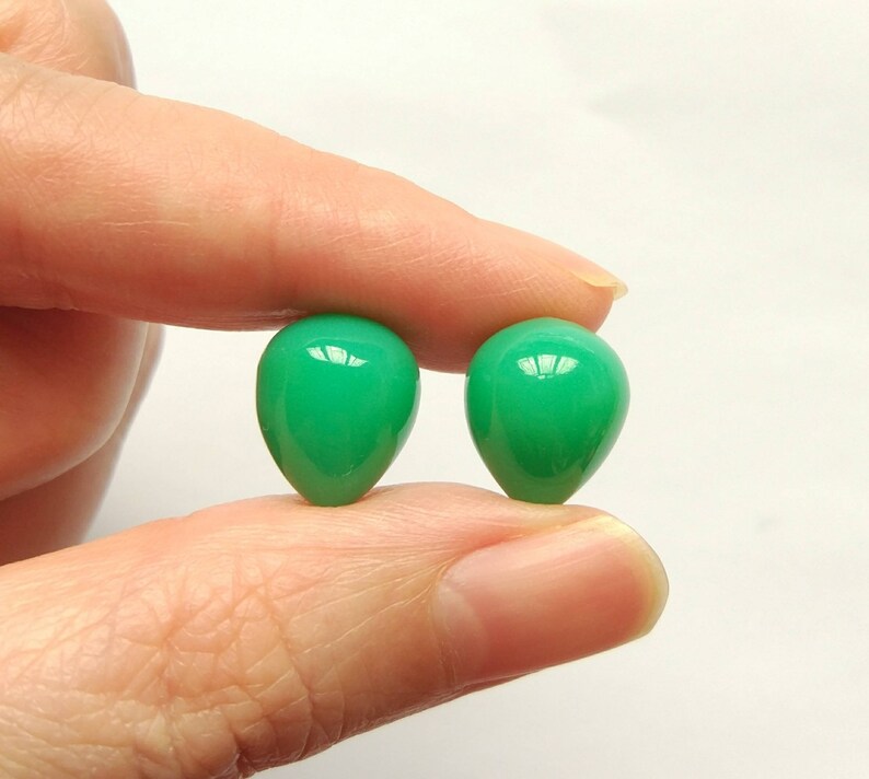 Jade Green Chalcedony Upside Down Half Drilled Acorn Inverted Drops 10x12 mm One Pair F7394