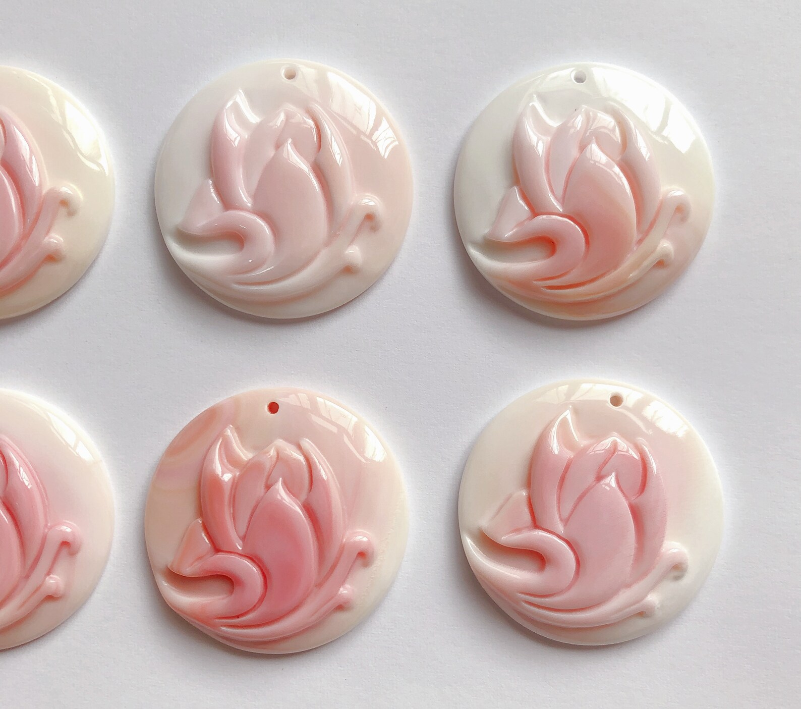 Conch & Tulip Ceramic Pendant Necklace