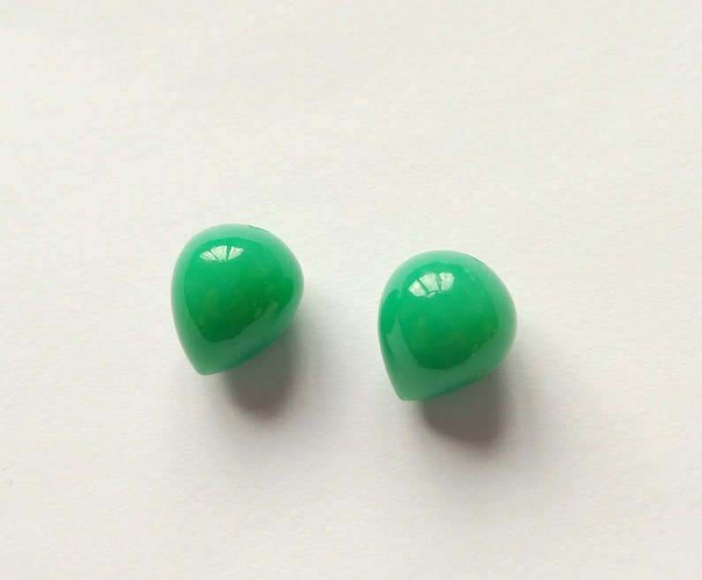 Jade Green Chalcedony Upside Down Half Drilled Acorn Inverted Drops 10x12 mm One Pair F7394