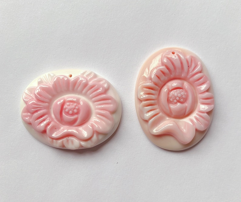 Pink Queen Conch Hand Carved Flower Oval Pendant with drilled hole Two Orientations available One Piece C7637