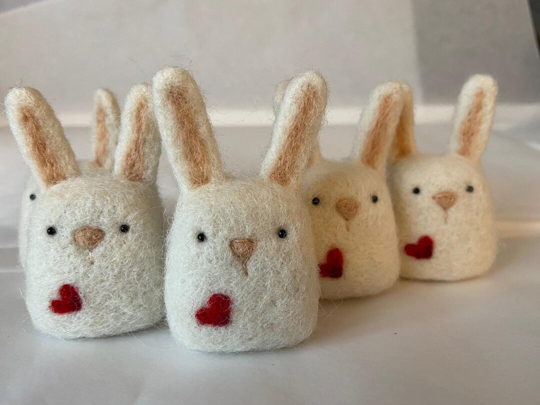 Needle Felted Bunny With a Heart - Etsy