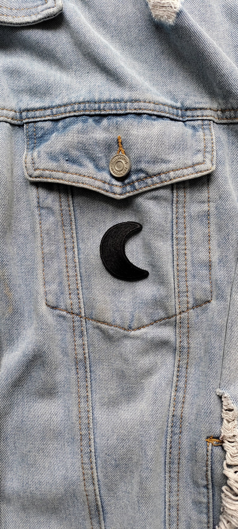 Mini Crescent // Moon DIY Embroidered Patch Iron Sew On Applique Badge Black Gothic Celestial Aesthetic Craft Motif Gift Idea For Jackets UK zdjęcie 2