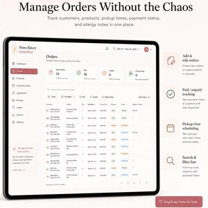 Pu&ograve; includere: Un tablet digitale che mostra l'interfaccia del software Home Bakery OrderFlow, con una dashboard degli ordini che include colonne per nomi dei clienti, prodotti, quantit&agrave;, date, orari di ritiro, stato dei pagamenti e note sulle allergie.