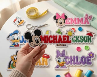 Parche personalizado con nombre de Mickey y sus amigos, parche termoadhesivo personalizado para vacaciones en parques temáticos, regalo de cumpleaños para niños y niñas, mochila o chaqueta.