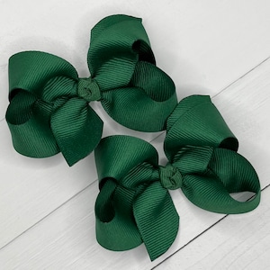 Small Forest Green Hair Bow, Hair Bows, Back To School Uniform Bow, Girls Bow, Baby Pigtail Bows, Dark Green Hair Clips, Bows for Girls