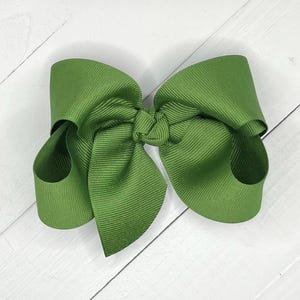 Leaf Green Hair Bow, Hair Bows, Back To School Bow, Girls Bow, Fall Hair Bow, Green Hair Clip, Baby Bow, Green Bow Headband, Bows for Girls