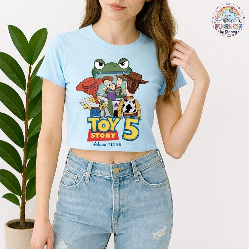 Camiseta Comfort Colors "Lo sabía, te conocía", camiseta Disneyland Pixar TS Toy Story 5, camiseta Toy Story Woody Buzz Lightyear, camiseta Toy Story 5 imagen 3