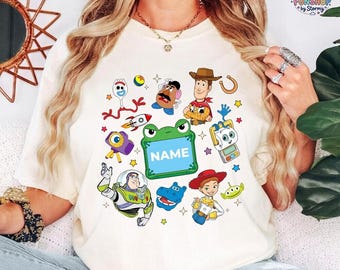 Personaliza la camiseta de Toy Story 5, con diseños de Buzz Lightyear, Woody y Jessie. Regalo para ella.