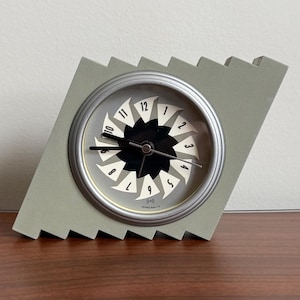 Vintage Atomic Table Clock | INNO Quartz Mid Century Modern Desk Clock