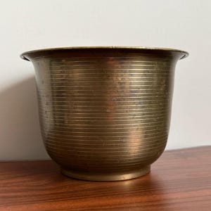 Vintage Brass Planter Pot, Ribbed Brass Cachepot, Mid Century Modern Decor