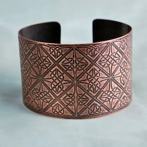 Celtic knotwork pattern cuff, copper Celtic cuff, Norse Scandinavian influence, etched copper cuff image 1