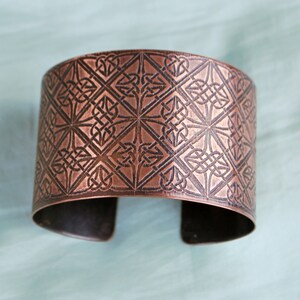 Celtic knotwork pattern cuff, copper Celtic cuff, Norse Scandinavian influence, etched copper cuff image 2