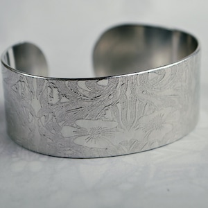 William Morris flower design embossed cuff silver aluminium