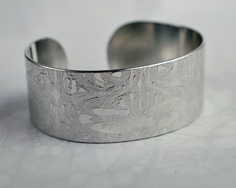 William Morris flower design embossed cuff silver aluminium