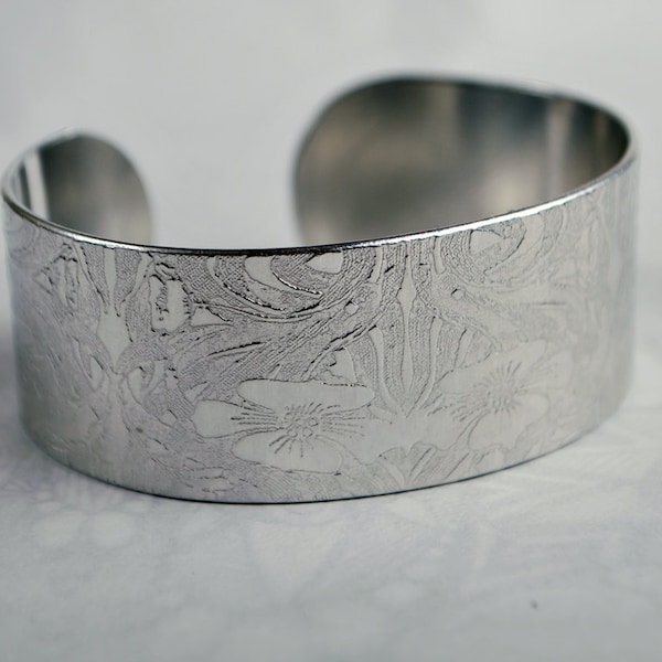 William Morris flower design embossed cuff silver aluminium