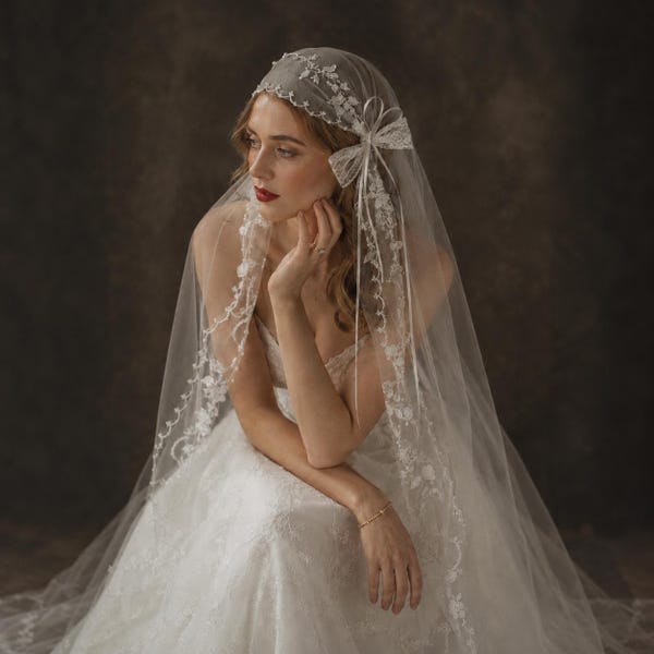 Juliet Cap Wedding Veil, Vintage Lace Bridal Veil, Floral Lace Wedding Veil, Ivory Bridal Headpiece, Boho and Church Wedding Veil