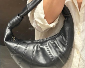 Zachte Croissant-clutch van lamsleer, unisex minimalistische streetstyle-handtas, door ontwerper geïnspireerde clutch