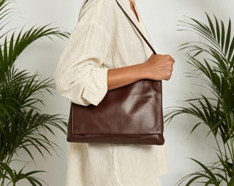 Full Lambskin Envelope Messenger Bag, Minimalist Shoulder Purse, Luxury Inspired Ladies Shoulder Purse, Everyday Commuter Handbag