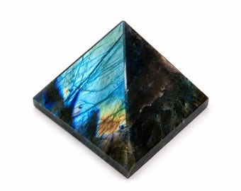 Natural Labradorite Pyramid, Blue Flash, Protection Stone, Third Eye Chakra, Meditation Decor