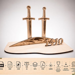 Op de afbeelding: Een houten lasergesneden display met twee zwaarden en het nummer "1410". De zwaarden staan rechtop en het nummer is in een gestileerd lettertype. De basis is van lichtgekleurd hout, met een donker, verbrand houteffect op de zwaarden en de gestileerde vorm.
