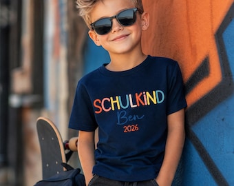 Endlich Schulkind T-Shirt | Personalisiertes Einschulungs-Shirt | Erstklässler Geschenk zur Einschulung Abschied Kindergarten Kita