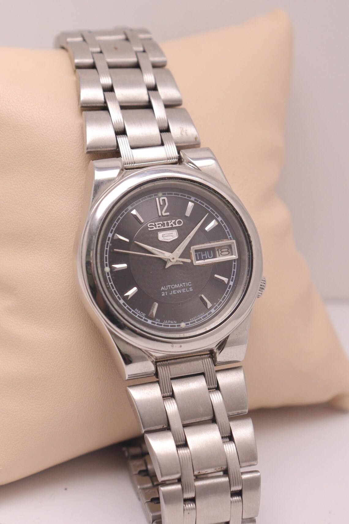 Vintage Seiko 5 Automatic Movement No 4227-00C0 Japan Made Day Date Women's Wristwatch., photo 4 sur 5