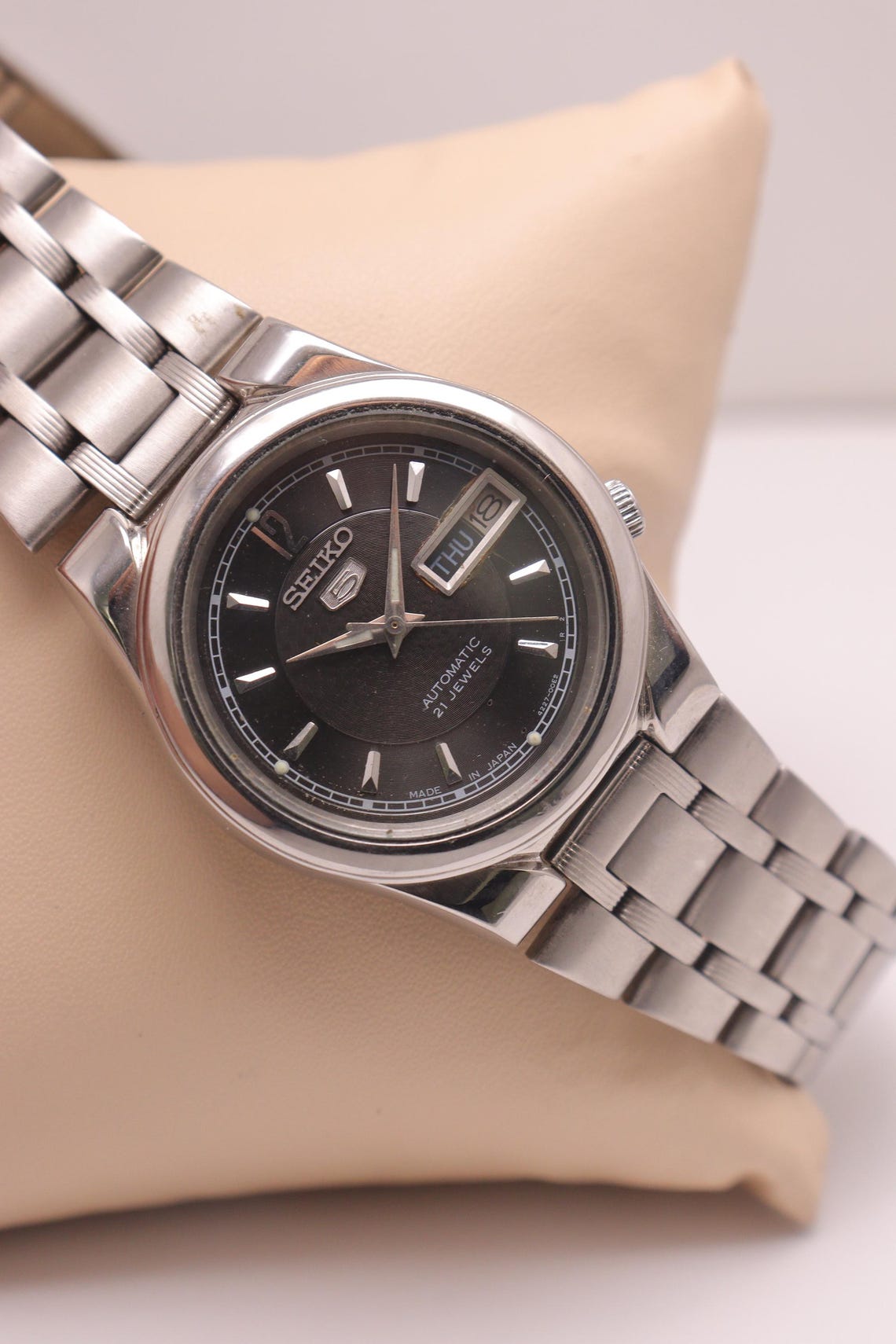 Vintage Seiko 5 Automatic Movement No 4227-00C0 Japan Made Day Date Women's Wristwatch., photo 2 sur 5