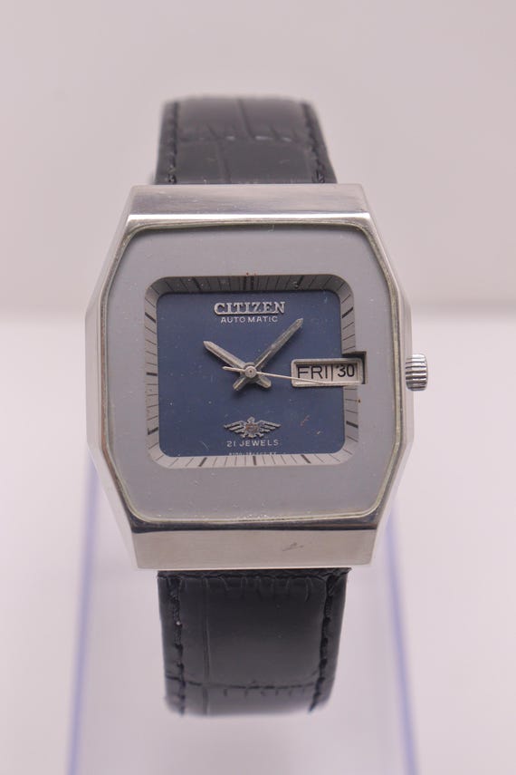 Vintage Citizen Automatic Movement No 8200 Japan Made Day Date Men's Wristwatch.