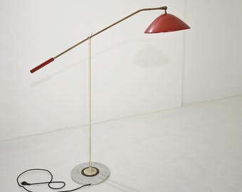 Lampadaire Stilnovo fabriqué en Italie en 1950, marbre rouge, laiton et métal, style moderne du milieu du XXe siècle