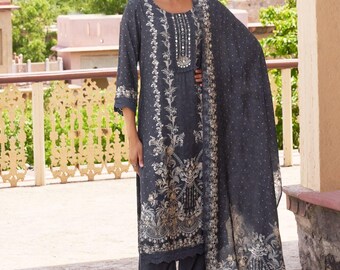 Elegant Grey Floral Printed Kurta Set with Dupatta – Traditional Ethnic Wear for Women