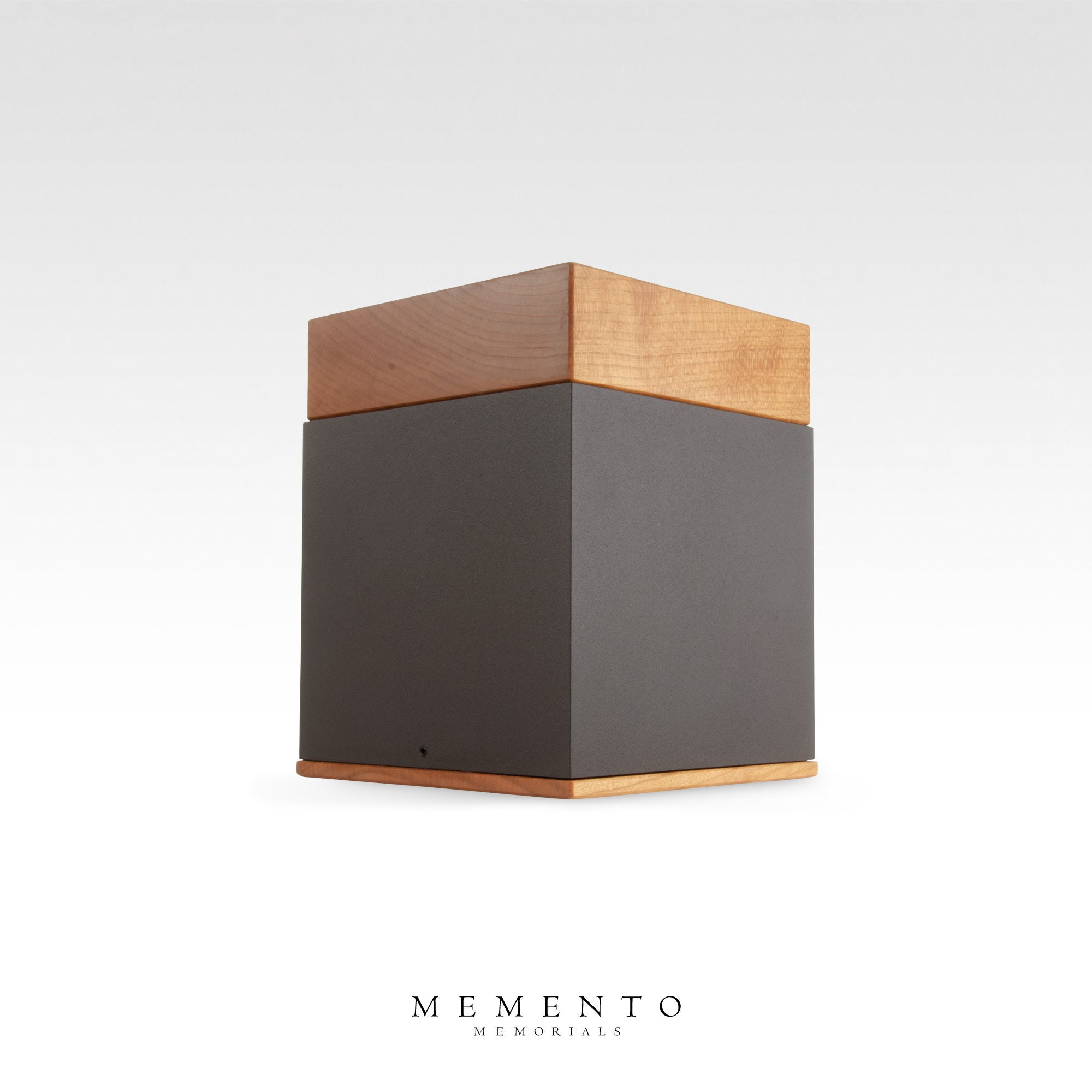 Meta – Cherry Wood Midsize Cremation Urn