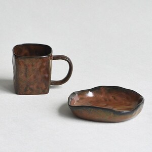 Zestaw ceramicznych filiżanek do espresso, filiżanka i spodek, kwadratowa filiżanka do kawy, ręcznie robiony zestaw filiżanek do herbaty, unikatowy kubek ceramiczny, prezent ślubny dla niej zdjęcie 2