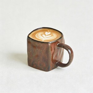Zestaw ceramicznych filiżanek do espresso, filiżanka i spodek, kwadratowa filiżanka do kawy, ręcznie robiony zestaw filiżanek do herbaty, unikatowy kubek ceramiczny, prezent ślubny dla niej zdjęcie 5