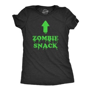 Zombie Snack, schwarzes Zombie Shirt, Untote Shirts, Wir wollen Ihre Gehirne, Zombie Apocalypse Shirt, Halloween Undead Shirt, Halloween Shirts