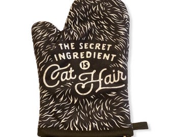 Secret Ingredient Cat Hair Oven Mitt: Funny Kitchen Gift
