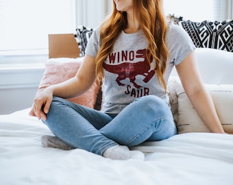 ワイン好きのための面白いギフト、ウィノサウルスTシャツ