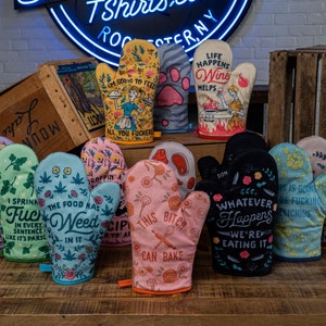 Funny Oven Mitt, This Bitch Can Bake, Hostess Gift image 4