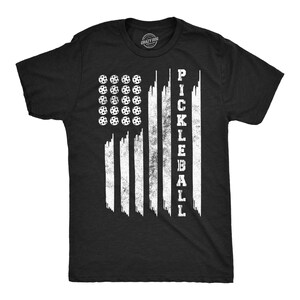 Bandiera americana per il pickleball, magliette per il pickleball, magliette sportive da uomo, magliette divertenti da uomo, regali per gli amanti del pickleball, regali per papà, magliette per il 4 luglio
