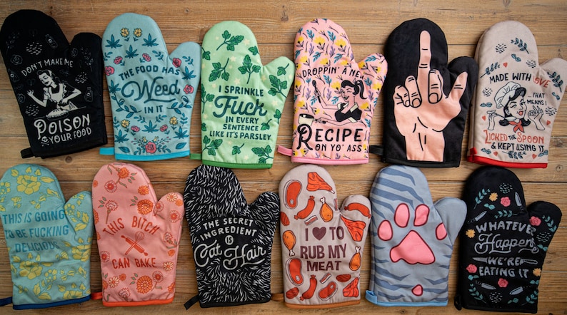 Funny Oven Mitt, This Bitch Can Bake, Hostess Gift image 3